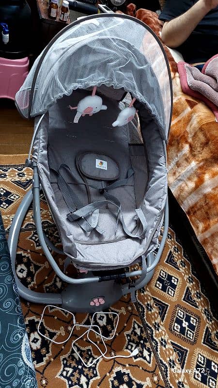 Urgent sell Automatic Baby swing Hayatabad Peshawar 0