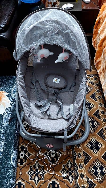 Urgent sell Automatic Baby swing Hayatabad Peshawar 2