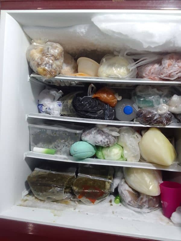 Used Fridge in Good Condition 2