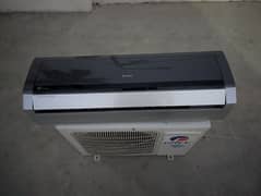 Gree 1 Ton DC Inverter AC / Free Installation & Gas leakage warranty