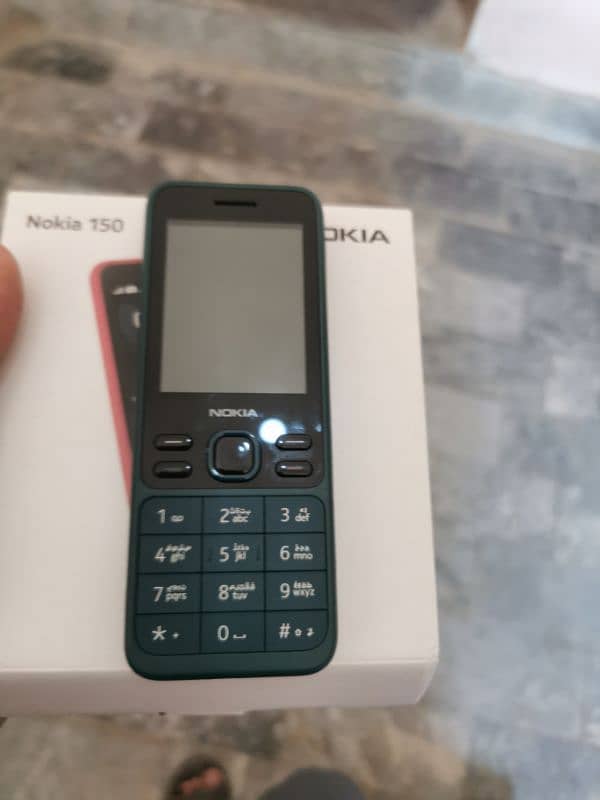 Nokia 150 box pak brand new offer price only 4000 original Nokia 3