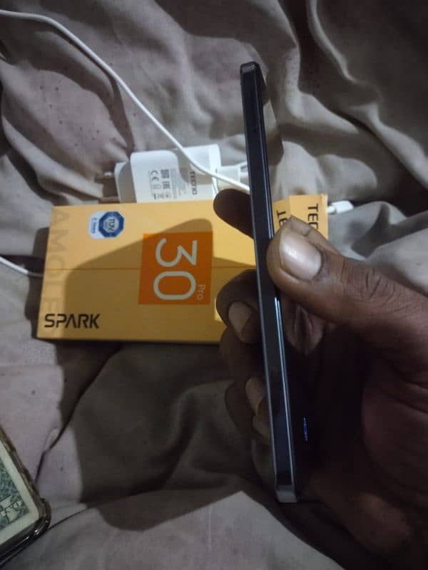 tecno spark 30 pro 4