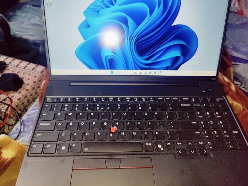 Lenovo ThinkPad E16 Gen 2 - Intel Core Ultra 7 (16GB-512GB) 2