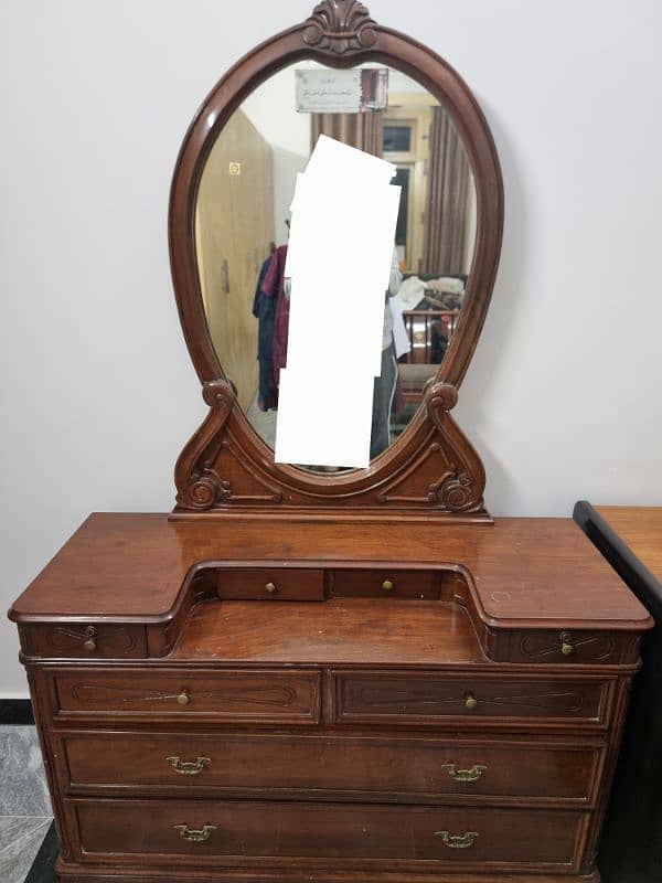 Dressing table with mirror 2