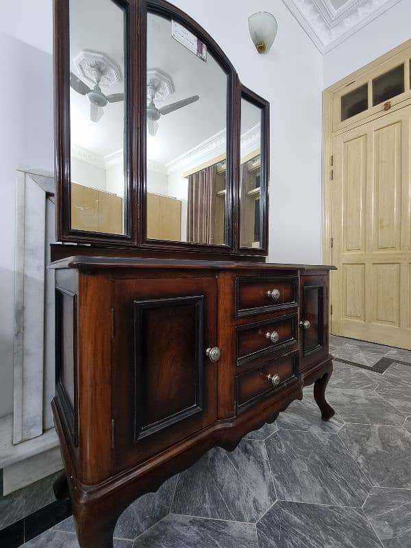 dressing table with mirrors 3