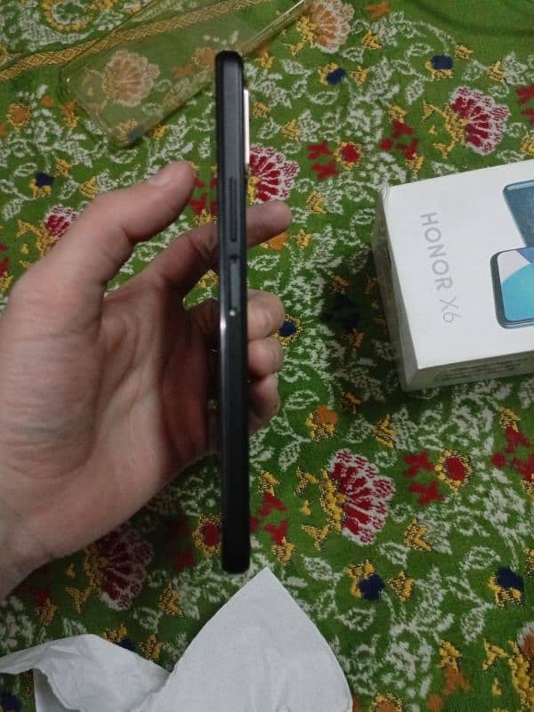 HonorX6 With 100%New condition without non approved PTA from kuwait 9