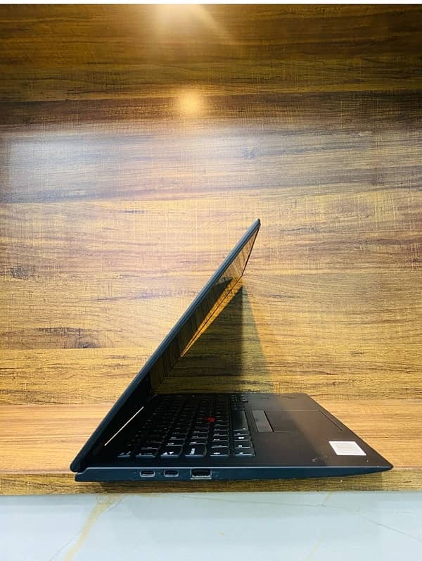 Lenovo ThinkPad x1 Yoga (i7-8th) (16-256) 3