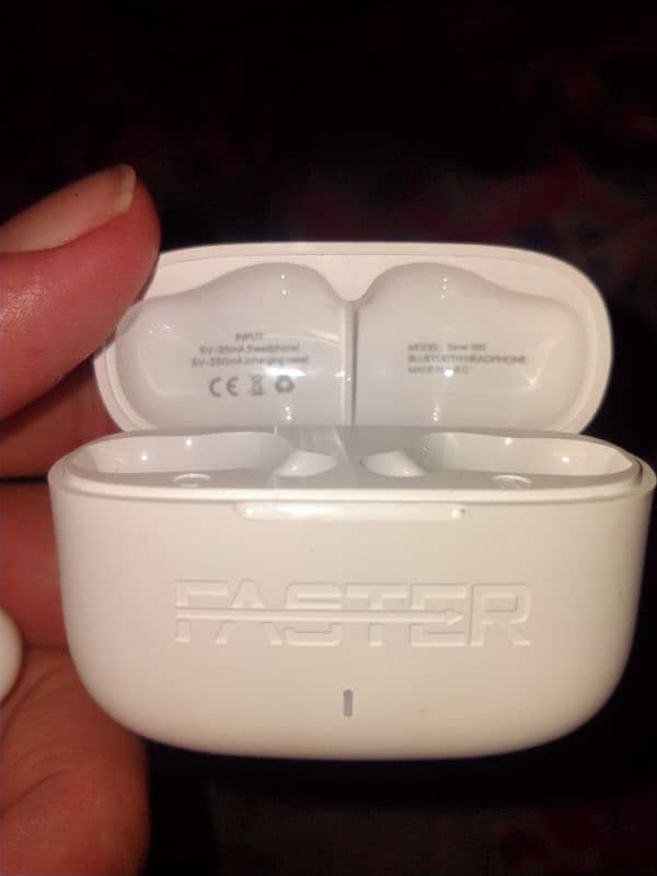 faster Earbuds Air pod urgent sell 3