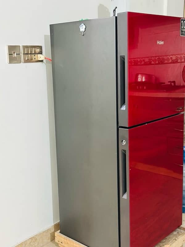 Haier REFRIGERATOR  Model. HRF-216 1