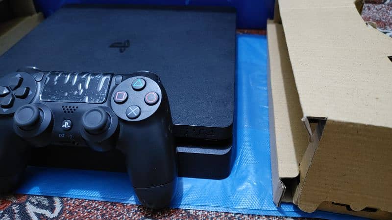 PS4 SLIM 500GB WITH BOXE 8