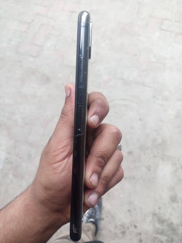 I am selling my iphone xs max 7