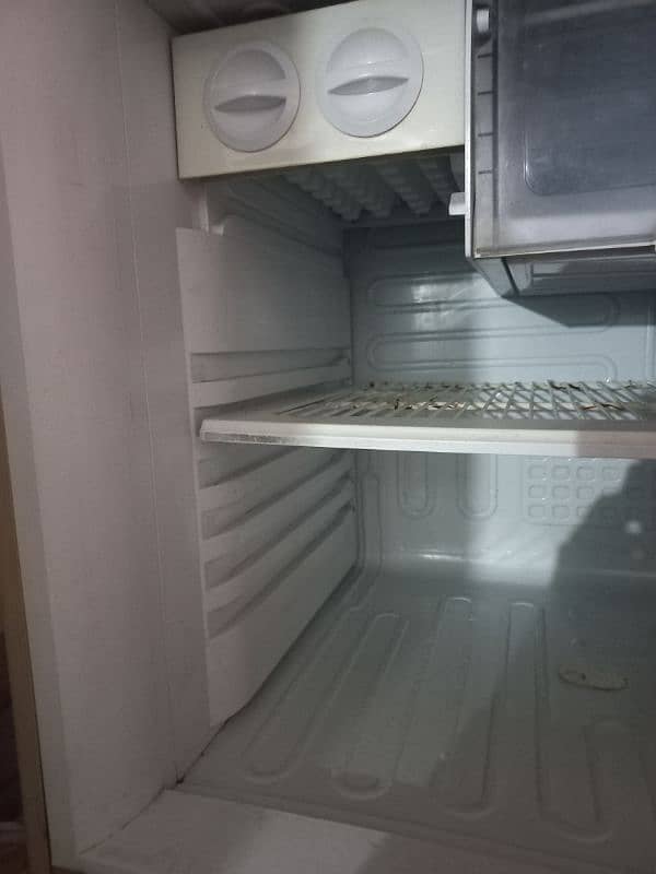 PEL Refrigerator Original Condition 2