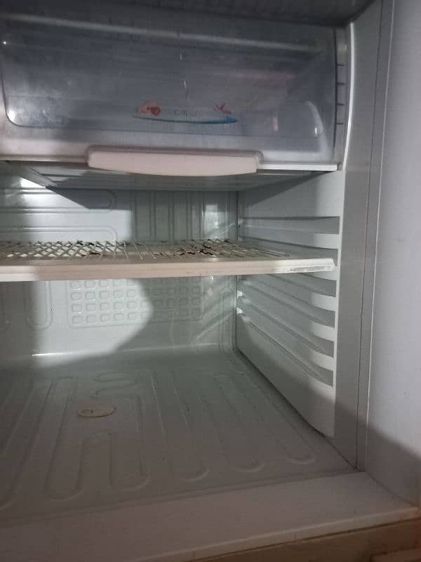 PEL Refrigerator Original Condition 7