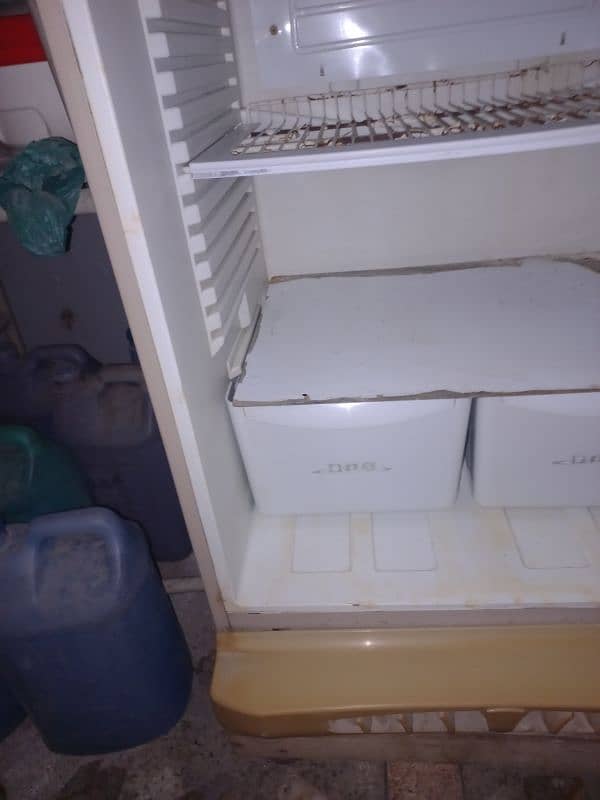 PEL Refrigerator Original Condition 9