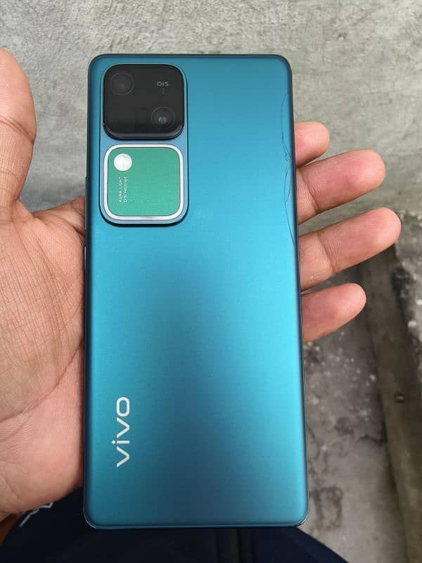 Vivo V30 3