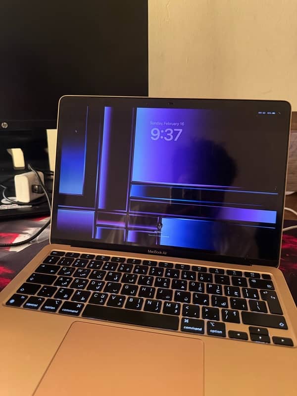 MacBook Air M1 8/256 urgent sale with Box and Charger 0