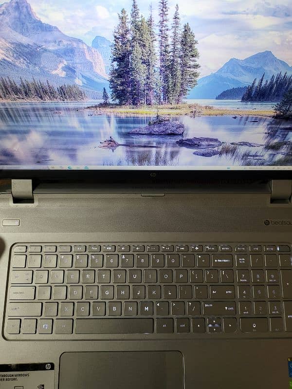 HP Envy gaming core i7 8gb/256gb touch screen 2gb graphics 1