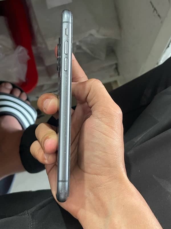 iphone 11 urgent sale 4