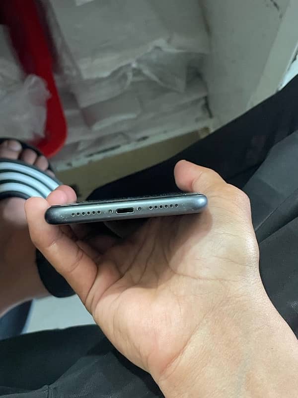 iphone 11 urgent sale 5