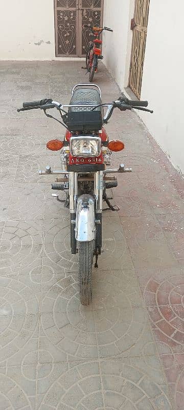 Honda 125 very good condition 5