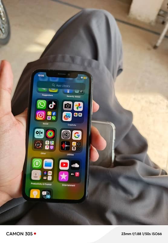 iPhone X ( read add ) 6