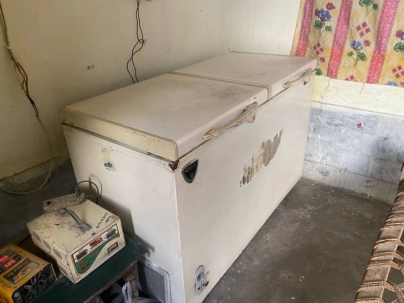 Deep freezer with good condition 2