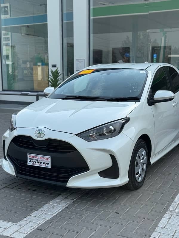 Toyota Yaris X package 2021 0