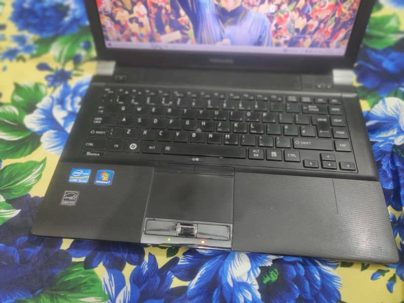 Toshiba Tecra R 940 11