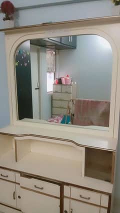 Dressing table