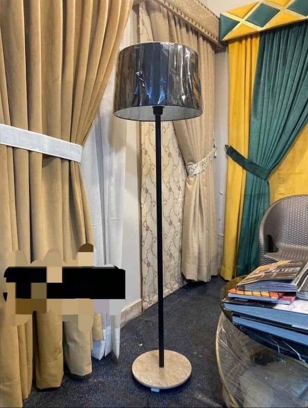 Trypod Lamps / Floor Lamps 5