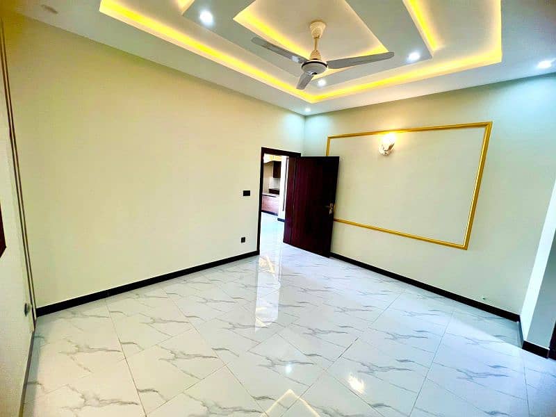 8 MARLA HOUSE FOR SALE IN F-17 ISLAMABAD. 2