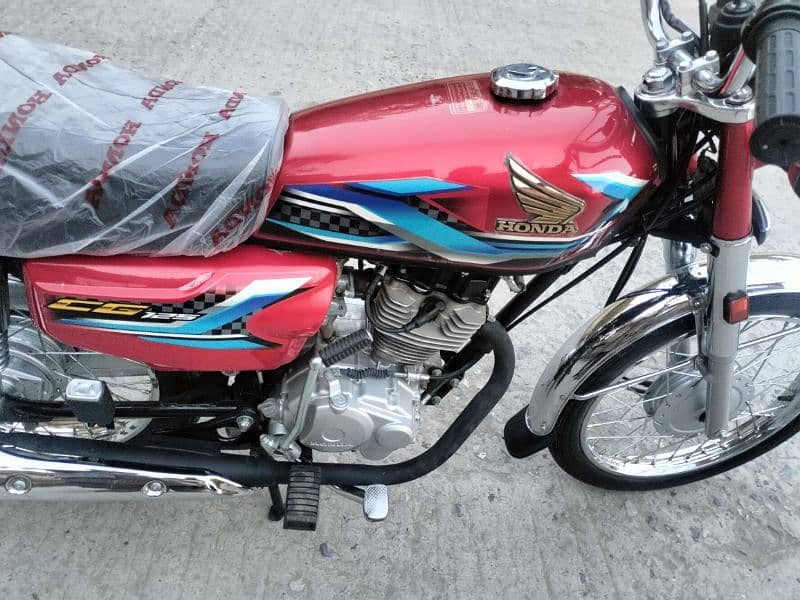 Honda CG125 model 2024 Islamabad number 03055228242 6