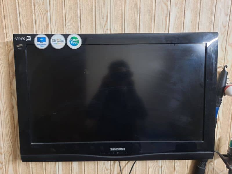 Samsung 32 Inch HD LCD 4