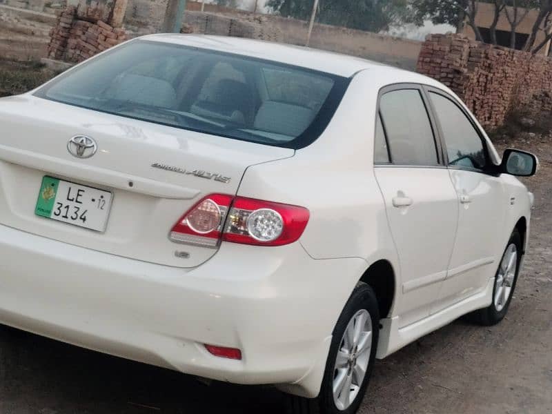 Toyota Corolla Altis 2012 3