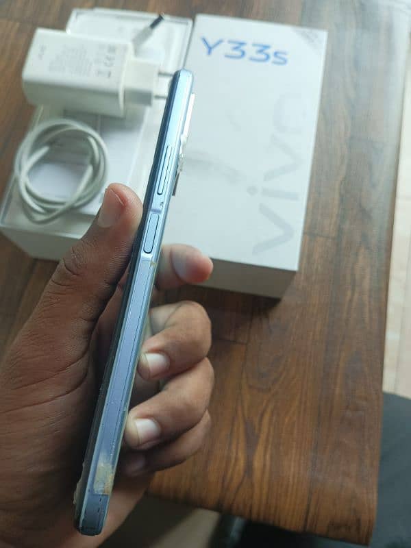 VIVO Y33 S WITH BOX OR CHARGER 8/128 1