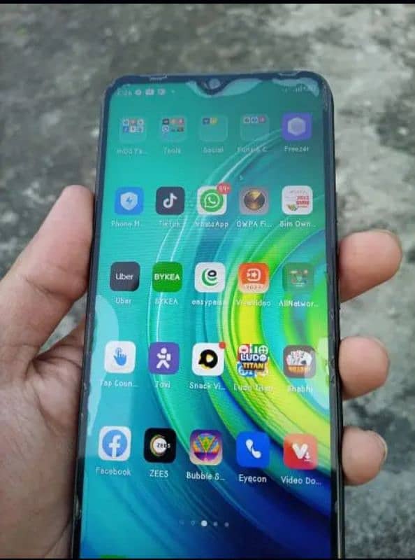 Tecno LC8 1