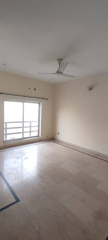 1 Kanal Corner Upper Portion Available For Rent 3