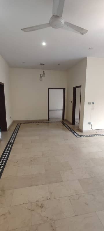 1 Kanal Corner Upper Portion Available For Rent 8