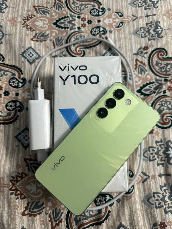 Vivo y100 8+8 256gb Breeze Green Color Complete Box 10.10 Condition 0