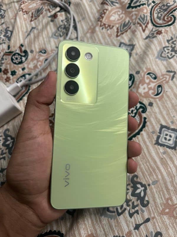 Vivo y100 8+8 256gb Breeze Green Color Complete Box 10.10 Condition 8