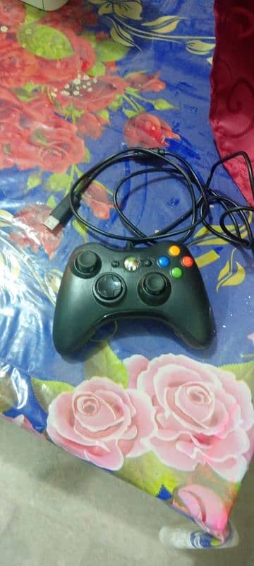 XBox 360  console wireless / wire controller upto 250 gb memory 2