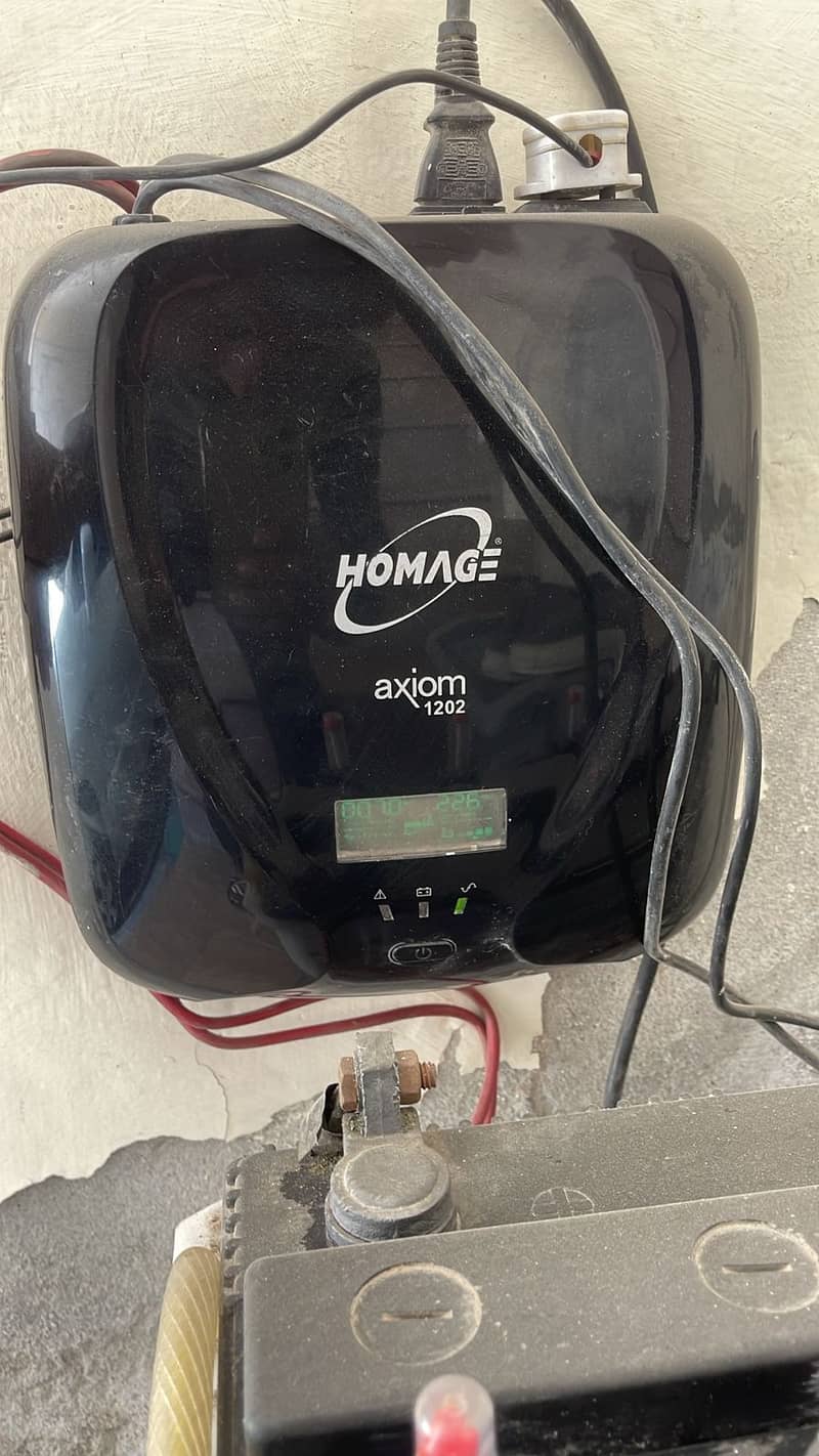 Homage Axiom 1202 800 watts 0