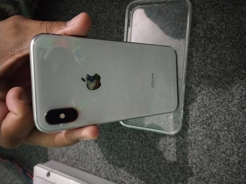 IPhone c x pta  approved only wahtspp massages no call 3