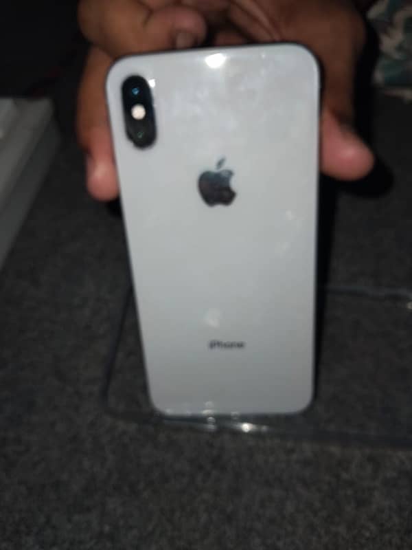 IPhone c x pta  approved only wahtspp massages no call 7