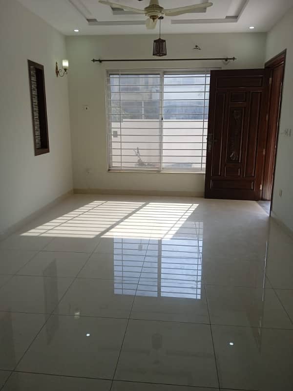 7 Marla Ground Portion For Rent In G-13 Islamabad 10