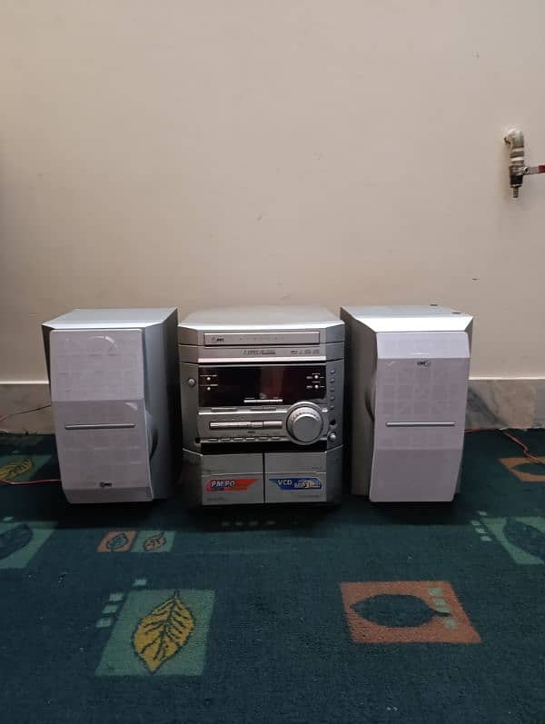 LG DVD and Cassette Player 1