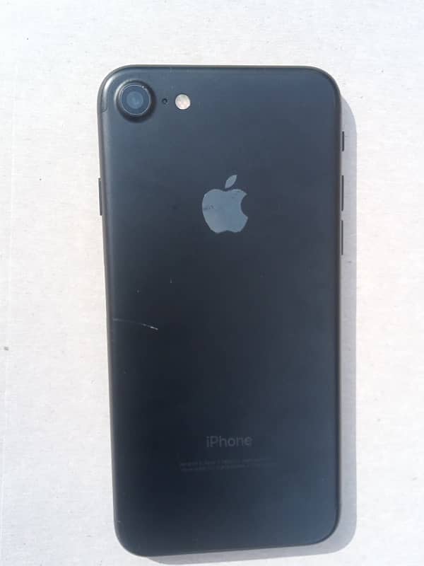 IPhone 7  Memory 32GB condition 10 / 9 Colour Black battery health 100 5