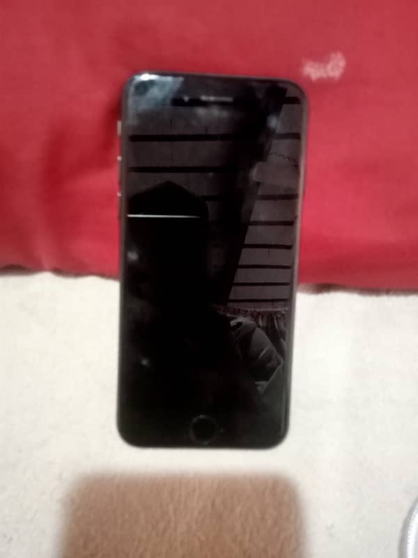 IPhone 7  Memory 32GB condition 10 / 9 Colour Black battery health 100 7