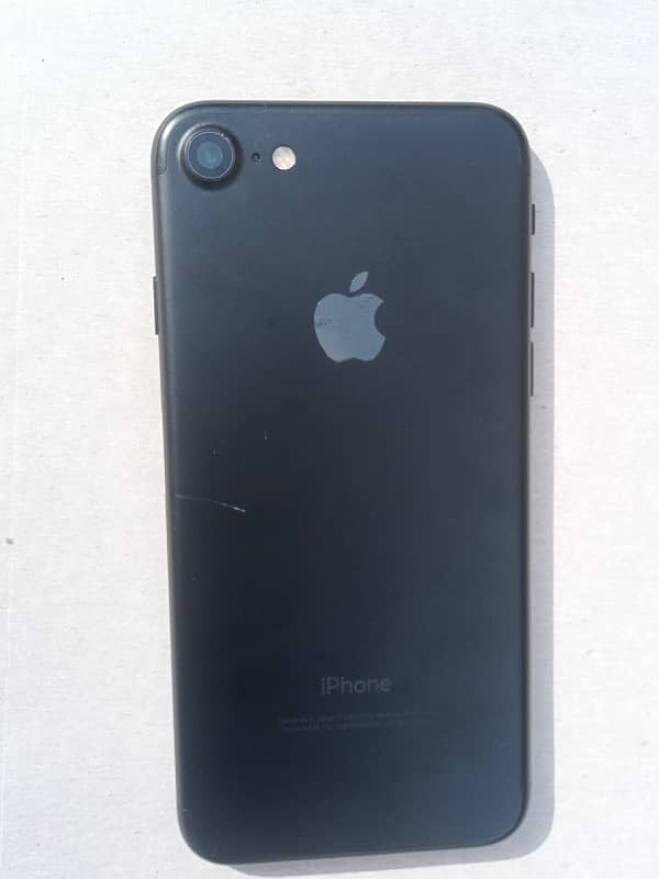 IPhone 7  Memory 32GB condition 10 / 9 Colour Black battery health 100 9