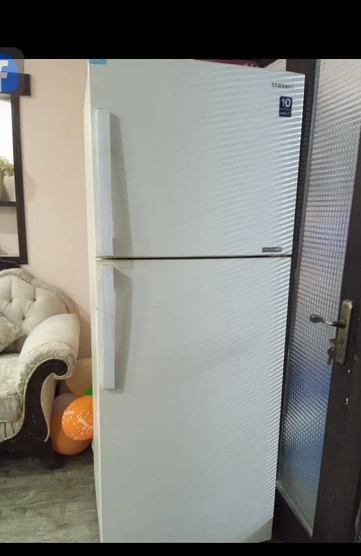 Samsung fridge for sale  full size large 4